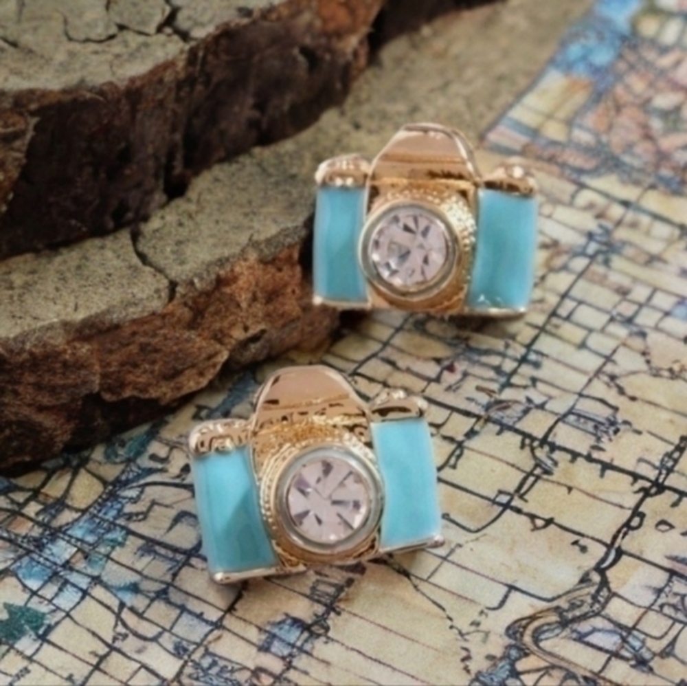 BETSEY JOHNSON SKY BLUE CAMERA STUD EARRINGS 1